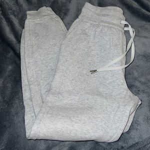 SOLD🎉Lululemon Scuba Joggers size 4